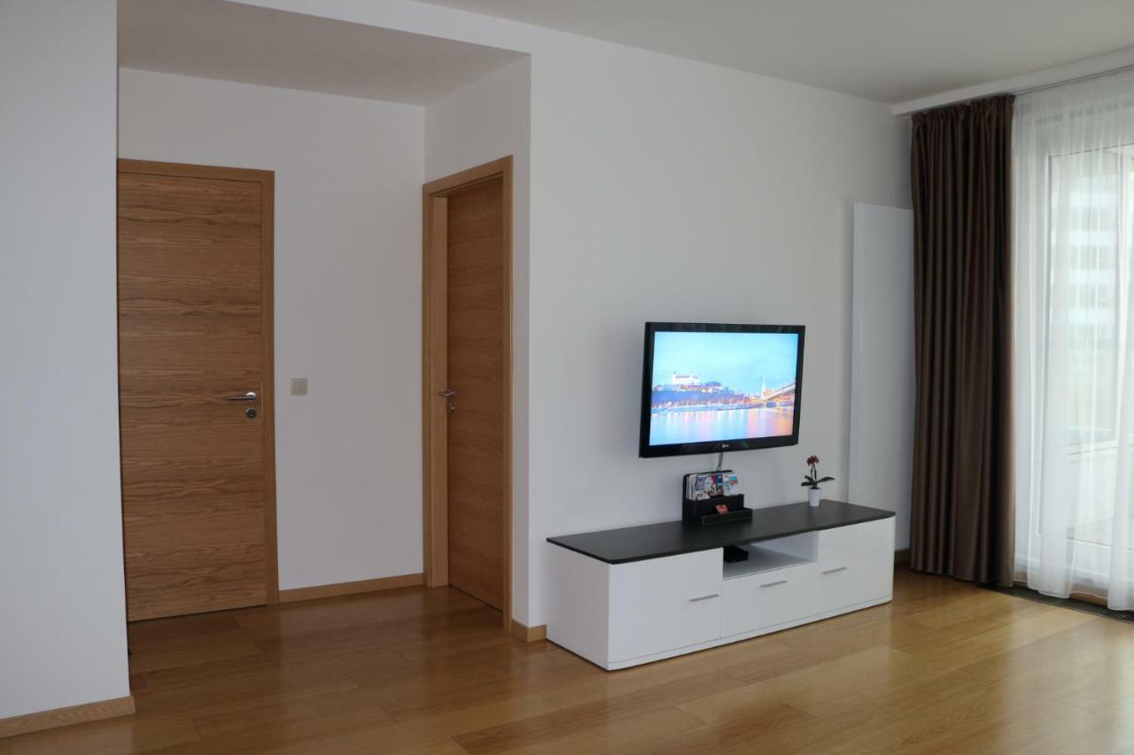 Panorama City Apartment With Free Parking Bratysława Zewnętrze zdjęcie